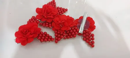 گیره مو دخترانه مدل گل رز برگدار مجموعه دو عددی