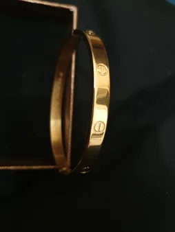 دستبند شهر شیک طرح کارتیر لاو مدل D224 سایز 7