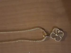 تجریه خرید آویز گردنبند طلا 18 عیار زنانه طلای مستجابی مدل ونکلیف