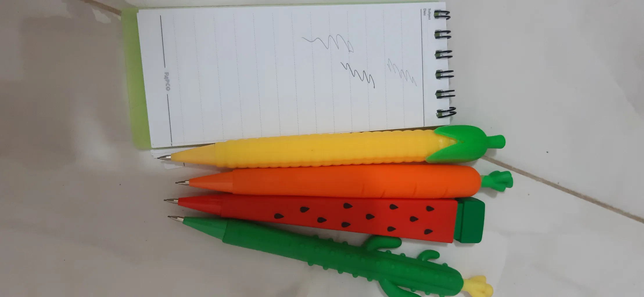 مداد نوکی 0.5 میلی متری طرح میوه ها کد 01 مجموعه 3 عددی