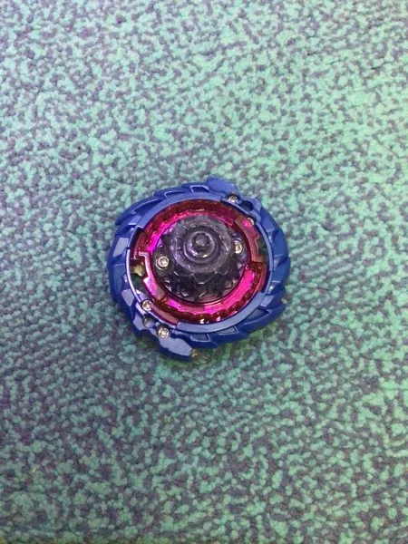 اسباب بازی مدل فرفره های انفجاری کد BEYBLADE B-97