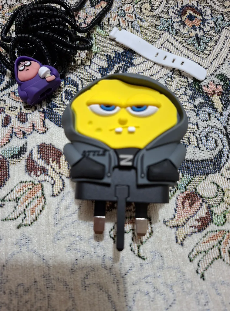 محافظ کابل وال کیس طرح پاتریک به همراه محافظ شارژر دیواری 25 وات سامسونگ مجموعه 4 عددی