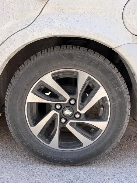 در پوش رینگ خودرو وارون مدل P-584-BLK مناسب برای ساینا بسته 4 عددی