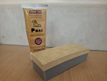 واکس کفش چرم پی واکس کد px به همراه اسفنج