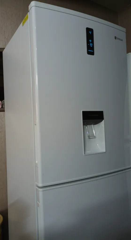 یخچال و فریزر اسنوا 24 فوت مدل  SN4-2024SW