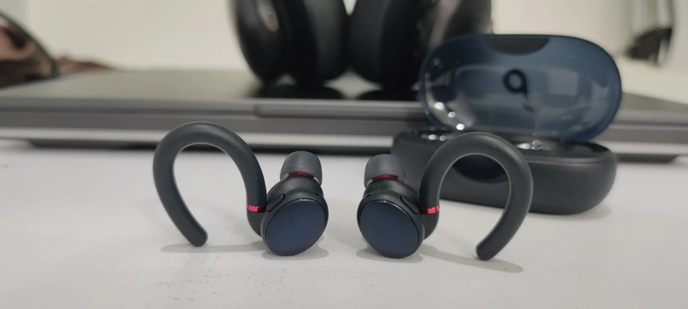 هدفون بلوتوثی انکر مدل Soundcore Sport X10 A3961