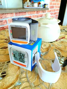 تجریه خرید فشارسنج مچی دیجیتال فرش لایف مدل T4