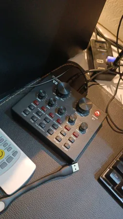 میکروفون استودیویی مدل BM800 به همراه کارت صدا V8