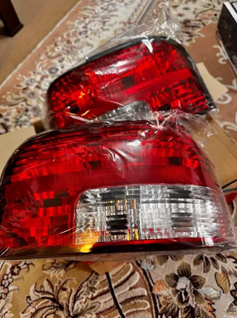 چراغ عقب گستر آذر کد mb1122 مناسب برای پراید 131