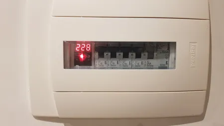 محافظ ولتاژ شیوا امواج مدل VPJN-20