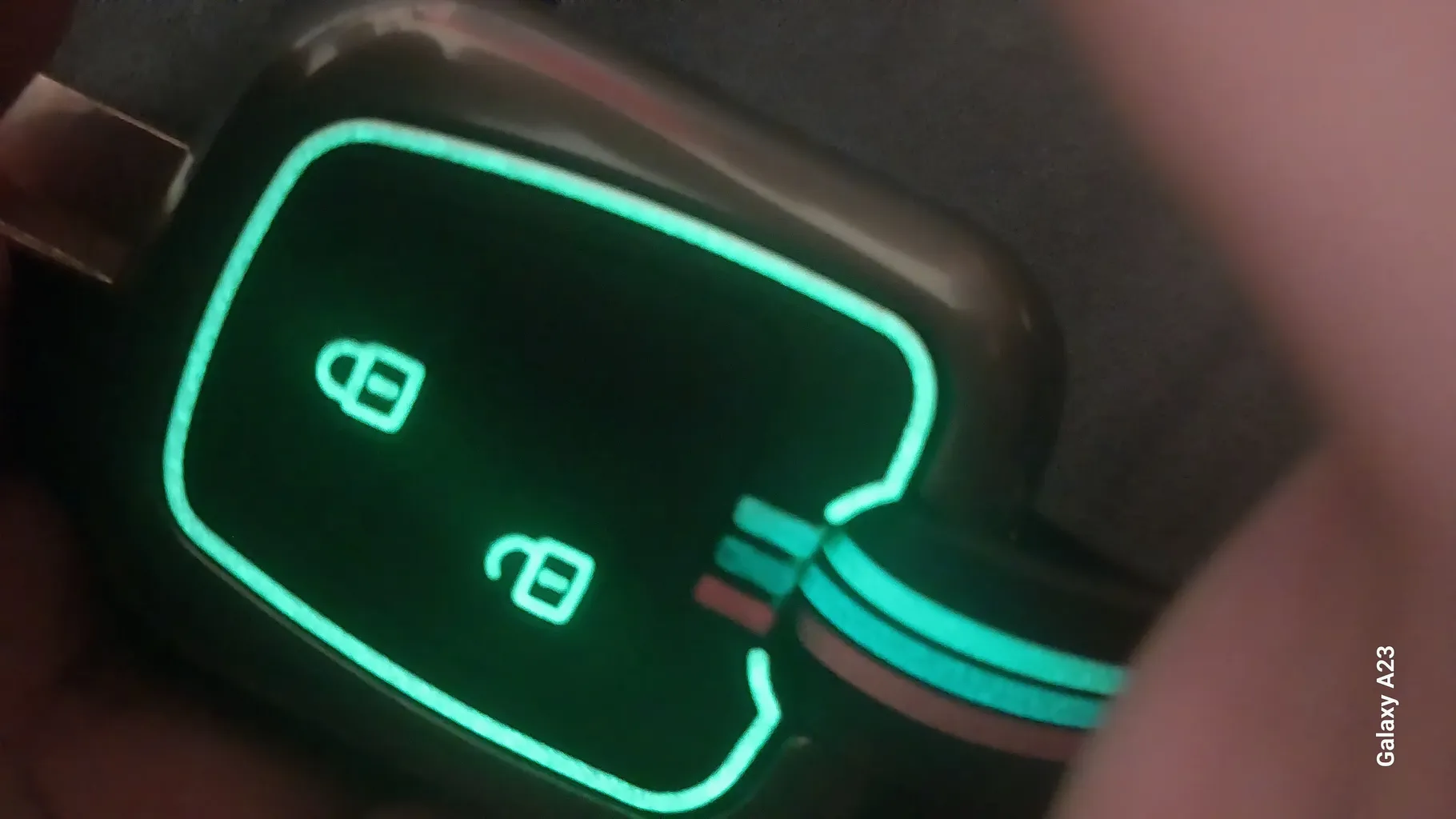 کاور ریموت و سوییچ فلزی خودرو وارون مدل P-405 مناسب برای پژو 206