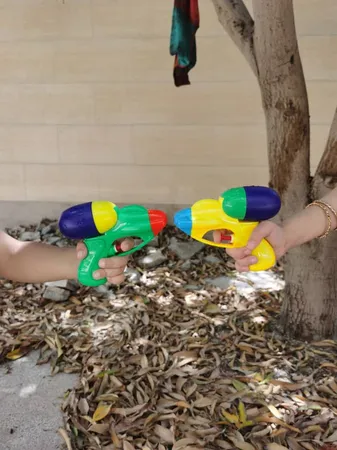 تفنگ آبپاش ترنم مدل water gun بسته 3 عددی