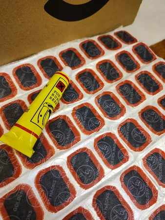 چسب و وصله دوچرخه STRONG مدل 48 عددی