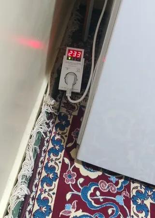 محافظ ولتاژ دیجیتال شیوا امواج مدل VPR-T240