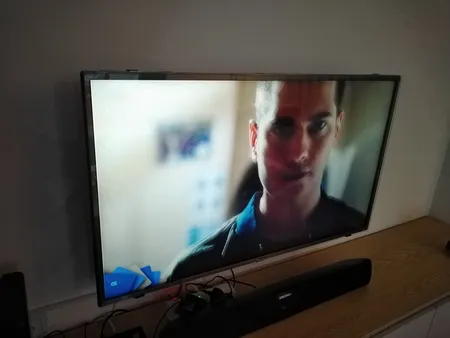 محافظ صفحه تلویزیون مدل 43-NEW مناسب برای تلویزیون 43 اینچ