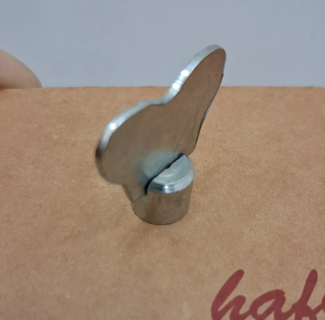 آچار هواگیر رادیاتور کد ۱۱