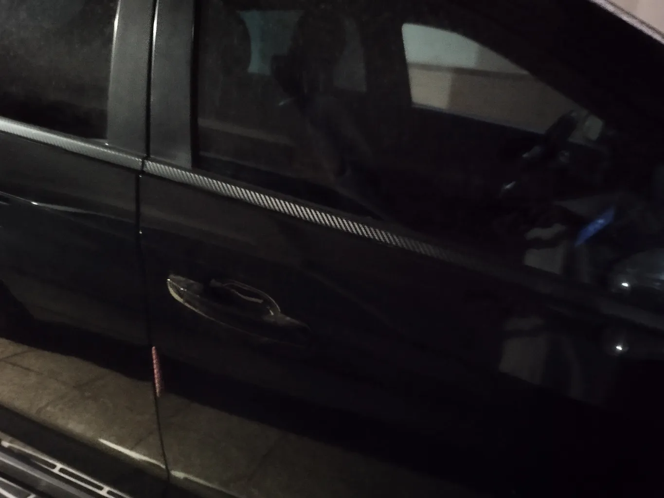 برچسب بدنه خودرو لندمون مدل کربن کد SC003 M رول یک متری