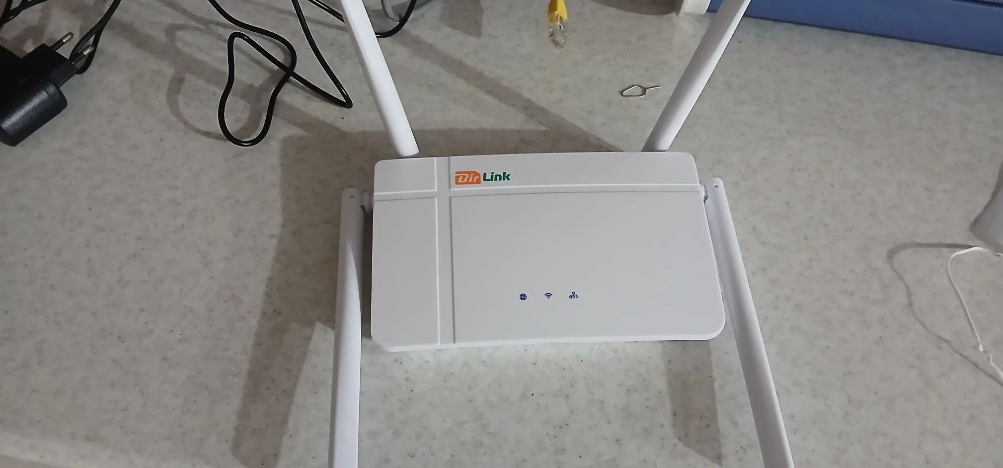 مودم روتر بی سیم 4G LTE بیرلینک مدل WL422