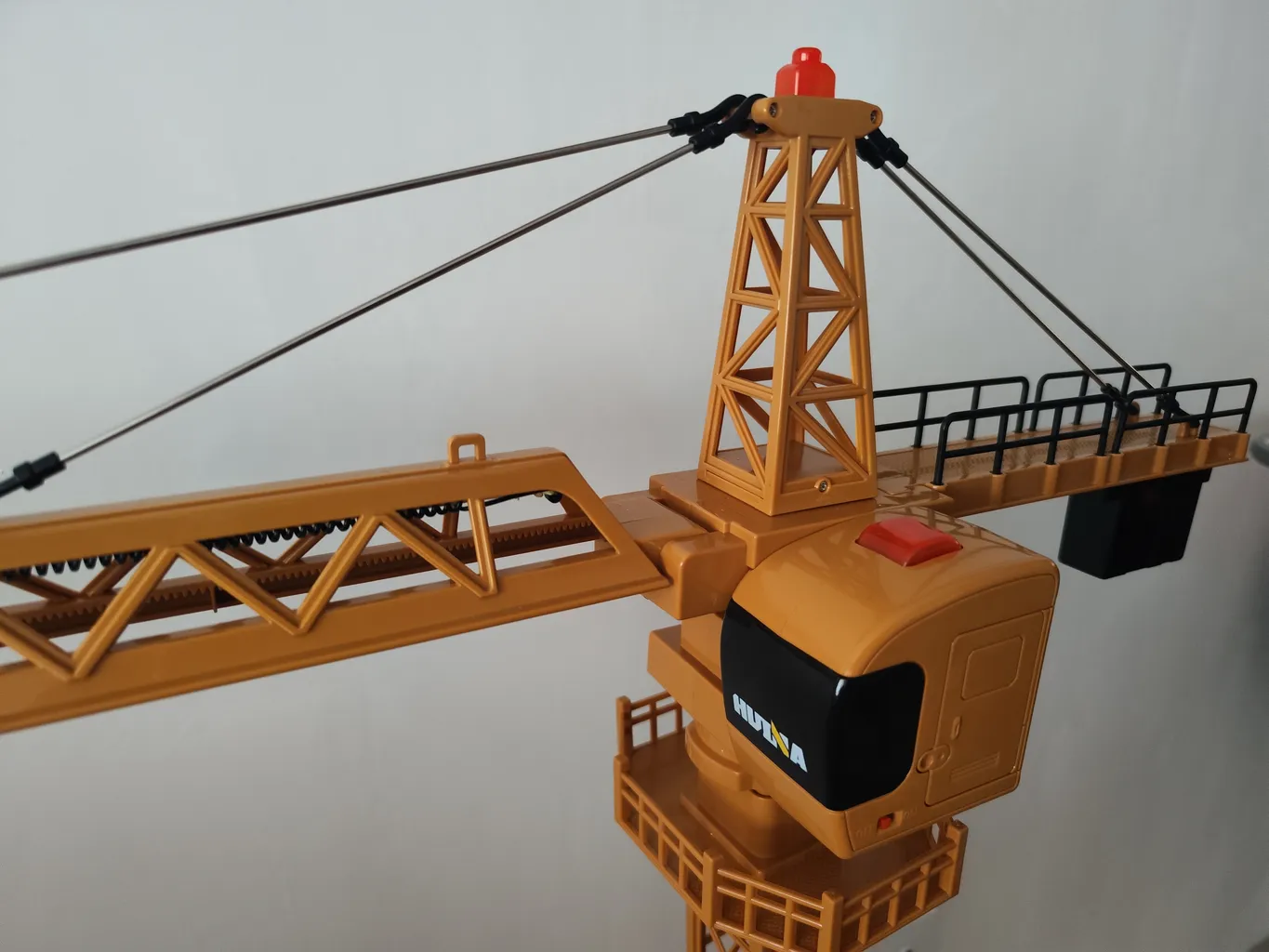 ماشین بازی کنترلی هوینا مدل تاور کرین طرح برج جرثقیل کد 1585