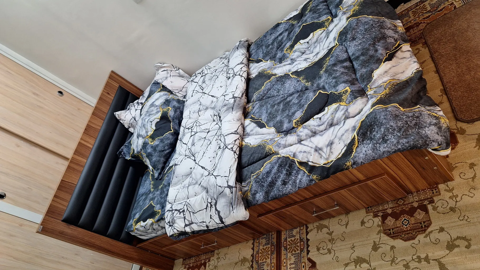 تخت خواب یک نفره اعیان مدل FH831 سایز 120x200 سانتی متر