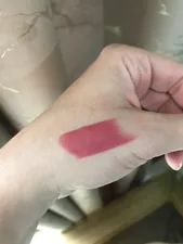 تجریه خرید رژ لب گلدن رز مدل Velvet شماره 12