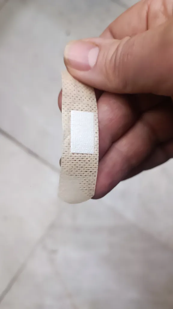 چسب زخم مدیکس مدل Antiallergic بسته 100 عددی