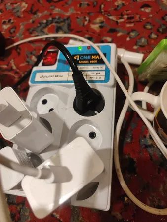 محافظ ولتاژ وان مکس مدل digital protector