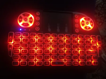 مینی کیبورد بی‌سیم همراه با تاچ‌پد مدل 08RF/2.2 Persian