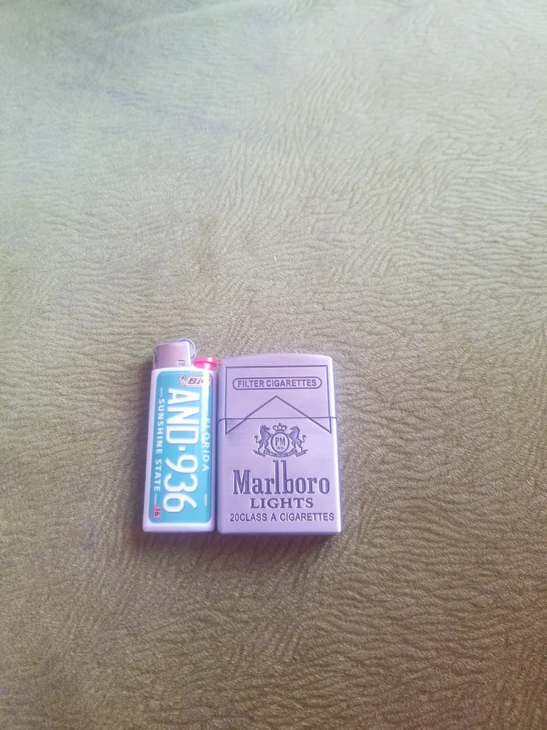 فندک مدل Marlboro