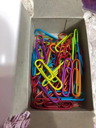 گیره کاغذ پنتر مدل رنگی سایز 28 میلی متر - بسته 100 عددی