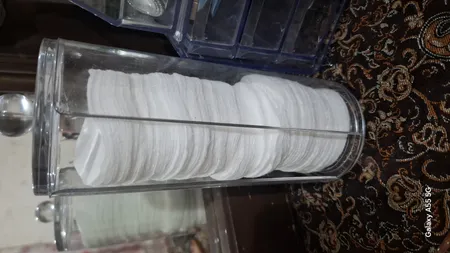 استند لوازم آرایشی مدل M