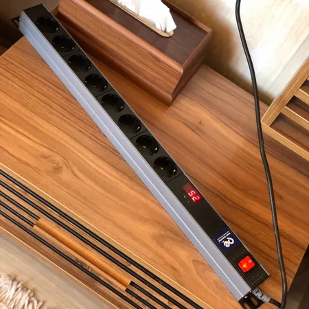 محافظ ولتاژ دیجیتال پارت الکتریک مدل آذین کد 6642