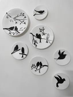 بشقاب دیوارکوب سفالی طرح پرنده کد D114-A مجموعه 7 عددی