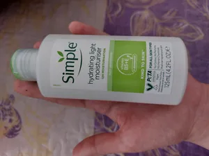 تجریه خرید کرم مرطوب‌کننده سیمپل مدل light حجم 125 میلی‌لیتر