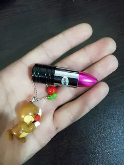 فلش مموری طرح رژ لب مدل Ultita-LS02 ظرفیت 32 گیگابایت