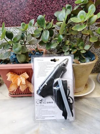 دستگاه چسب تفنگی مدل G-250 به همراه یک عدد چسب حرارتی بزرگ بصورت رایگان