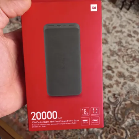پاوربانک 18 وات شیائومی مدل Redmi ظرفیت 20000 میلی آمپرساعت به همراه کابل تبدیل microUSB
