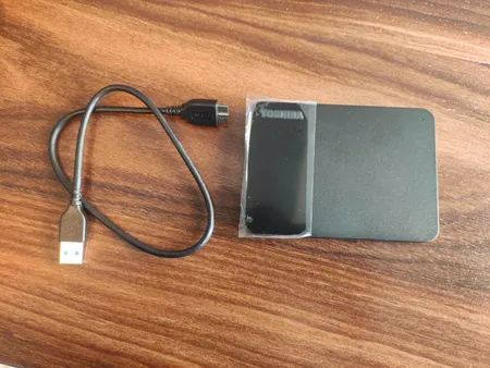 هارد اکسترنال توشیبا مدل Canvio Ready ظرفیت یک ترابایت دارای رابط USB Type-A 3.2