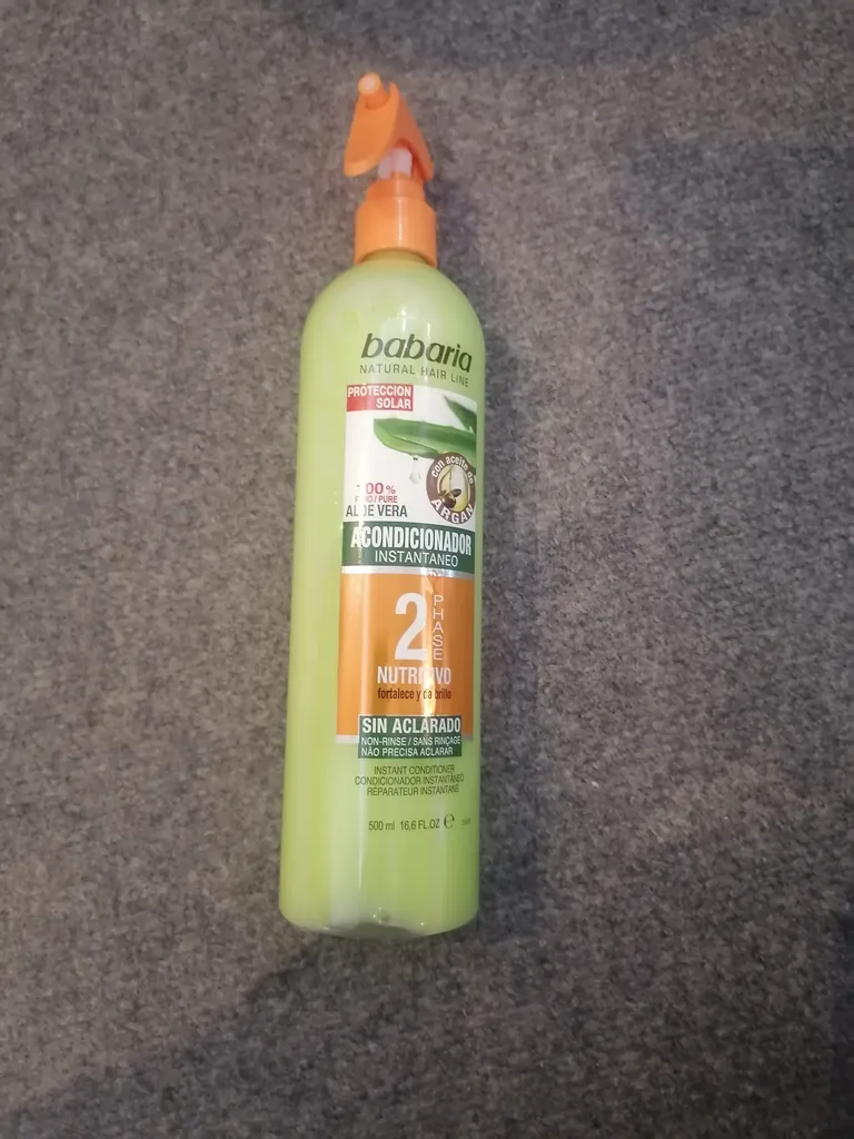 اسپری آبرسان قوی ، نرم کننده و احیا کننده مو دوفاز باباریا مدل Aloe Vera حجم 500 میلی لیتر