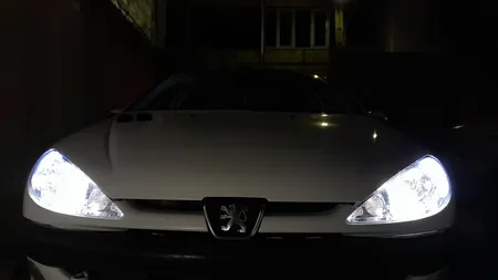 لامپ هدلایت خودرو مدل C6 H7 مناسب برای پژو 206 بسته دو عددی