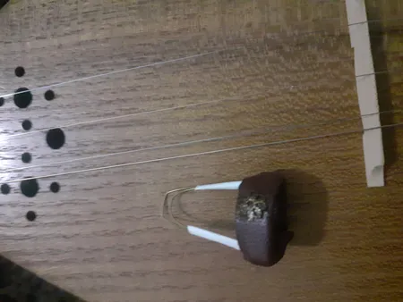 مضراب سه تار مدل m2