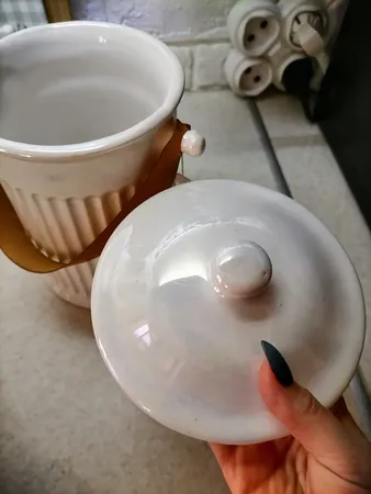 ظرف یخ مدل لوکس دسته چرمی