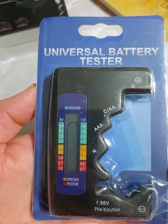 تستر باتری مدل UNIVERSAL BATTERY TESTER