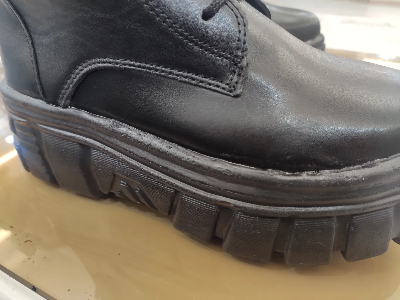 نیم بوت زنانه مدل زنجیردار