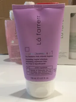 ژل بهداشتی بانوان لافارر مدل 01 مناسب قبل از یائسگی حجم 150 میلی لیتر