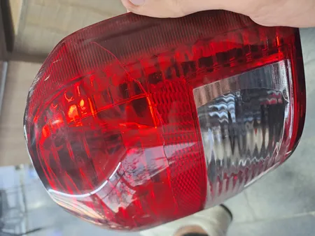 چراغ خطر عقب مدل km20 مناسب برای پراید 131 بسته 2 عددی