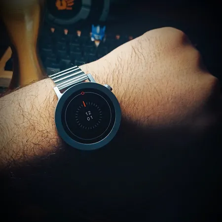 ساعت هوشمند 45 میلی‌متری ناتینگ مدل CMF Watch Pro 2 با بند سیلیکونی