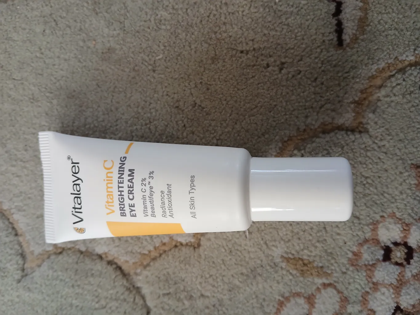 کرم دور چشم ویتالیر مدل Vitamin C حجم 20 میلی لیتر