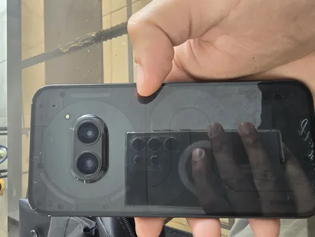 گوشی موبایل ناتینگ مدل Phone 2a دو سیم کارت ظرفیت 256 گیگابایت رم 12 گیگابایت