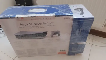 کنسول بازی سونی مدل PlayStation 5 ظرفیت 825 گیگابایت 1216A اروپا به همراه دسته اضافی و پایه شارژر و هدست